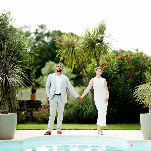 Un moment magique lors d'un mariage en plein air, sous le soleil de Provence