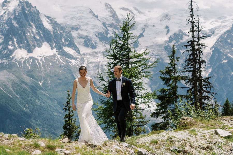 Un couple magnifique : mariés le 15 juin 2022 à Chamonix, ils s'épanouissent au cœur des majestueuses montagnes.